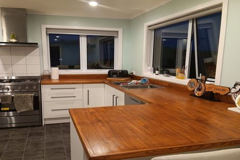 Photo of property in 19 Radiata Grove, Brown Owl, Upper Hutt, 5018