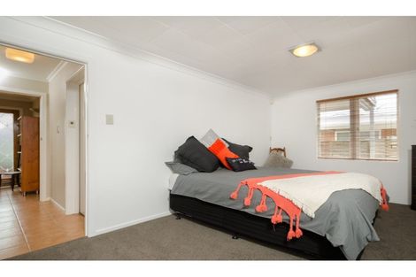 Photo of property in 11 Divich Avenue, Te Atatu South, Auckland, 0610