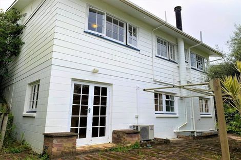 Photo of property in 28 Matipo Road, Mairangi Bay, Auckland, 0630