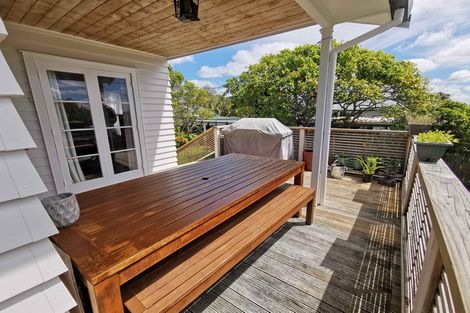 Photo of property in 10 Copley Street, New Lynn, Auckland, 0600