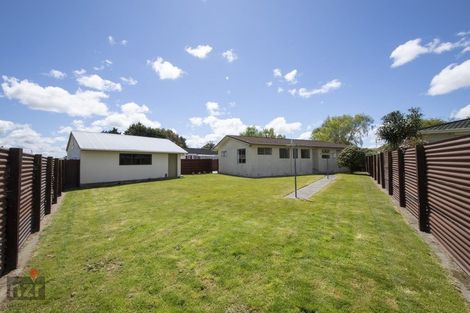 Photo of property in 37 Humphries Place, Awapuni, Palmerston North, 4412