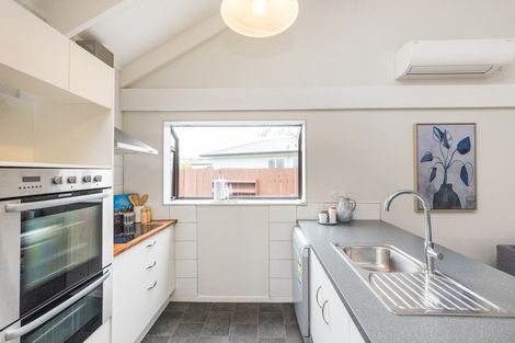 Photo of property in 1 Lydia Place, Kelvin Grove, Palmerston North, 4414