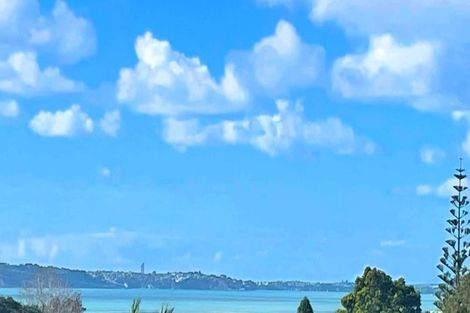 Photo of property in 8 Divich Avenue, Te Atatu South, Auckland, 0610