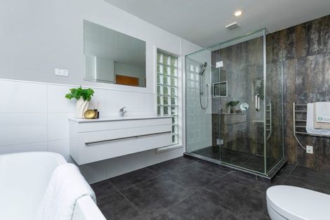 Photo of property in 101 Old Railway Road, Kumeu, 0892