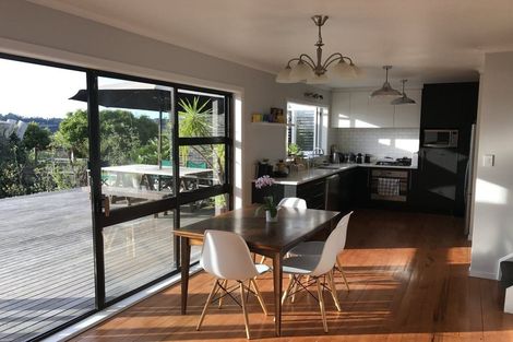 Photo of property in 33 Dakota Avenue, Beach Haven, Auckland, 0626