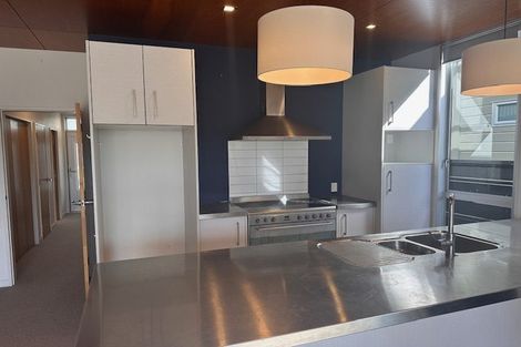 Photo of property in 10/3 Severn Street, Island Bay, Wellington, 6023