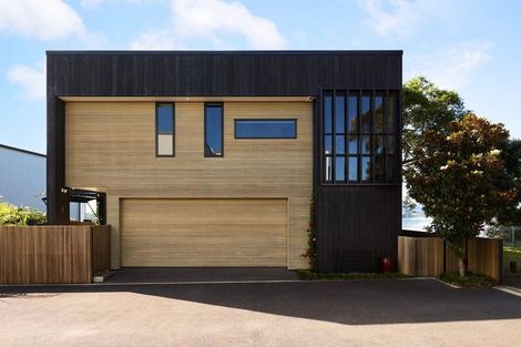 Photo of property in 1 Fourth Avenue, Tauranga, 3110