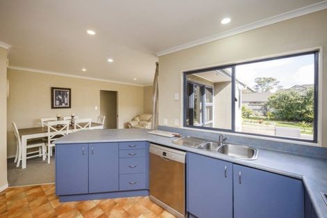 Photo of property in 94 Summerhill Drive, Fitzherbert, Palmerston North, 4410