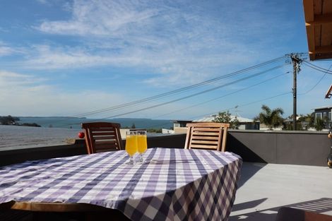 Photo of property in 2/47 Braemar Road, Rothesay Bay, Auckland, 0630