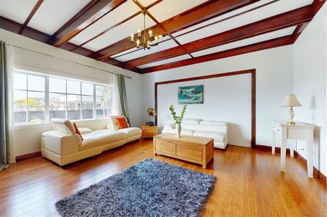 Photo of property in 397 Lake Road, Takapuna, Auckland, 0622