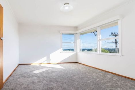 Photo of property in 4 Seaview Road, Glenfield, Auckland, 0629