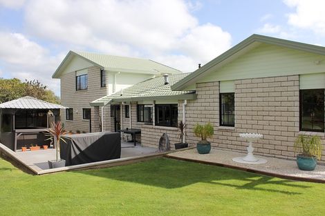 Photo of property in 544 Manutahi Road, Lepperton, New Plymouth, 4373