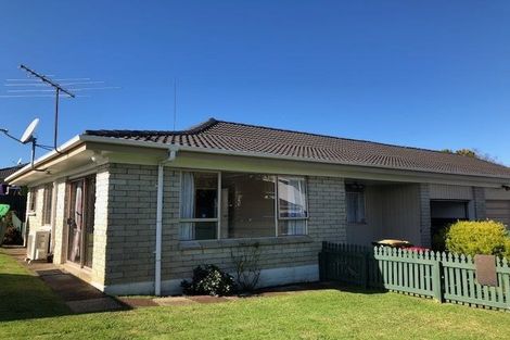 Photo of property in 2/19 Tatariki Street, Rosehill, Papakura, 2113