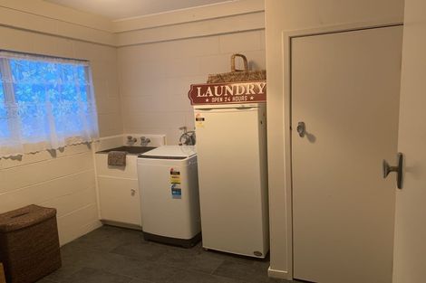 Photo of property in 2/100 Titirangi Road, New Lynn, Auckland, 0600