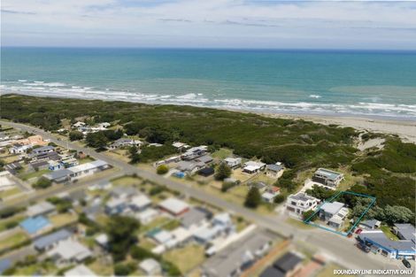 Photo of property in 4 Hunia Terrace, Himatangi Beach, Foxton, 4891