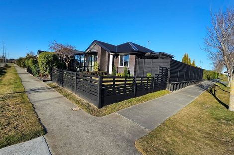 Photo of property in 32 Whakatipu Street, Pegasus, 7612