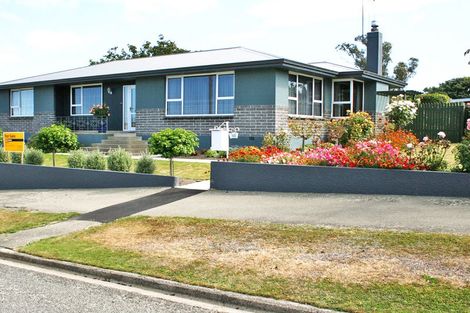 Photo of property in 15 Holmes Street, Holmes Hill, Oamaru, 9401