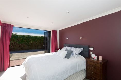 Photo of property in 35 Hawtrey Terrace, Churton Park, Wellington, 6037