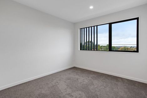 Photo of property in 11/196 Royal Road, Massey, Auckland, 0614