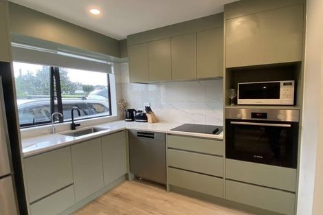 Photo of property in 2/103 Flanshaw Road, Te Atatu South, Auckland, 0610