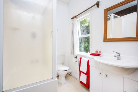 Photo of property in 83 Waima Crescent, Titirangi, Auckland, 0604