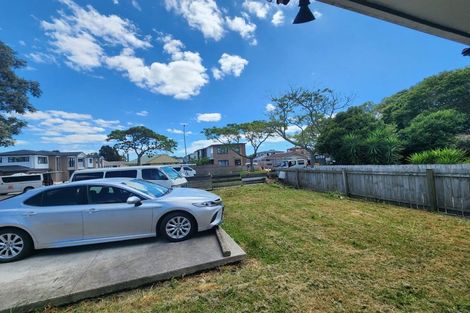 Photo of property in 8 Martin Road, Manurewa, Auckland, 2102