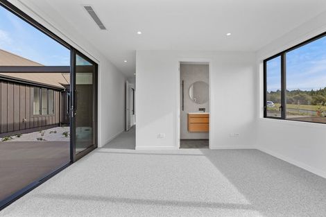 Photo of property in 32 Taha Puke Road, Okura Bush, Silverdale, 0794