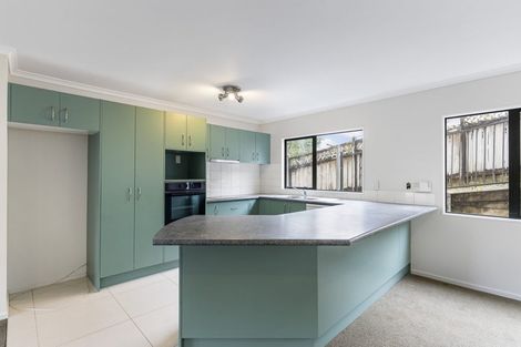 Photo of property in 2/14 Mossop Rise, Glenfield, Auckland, 0629