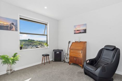 Photo of property in 266 Ballintoy Park Drive, Welcome Bay, Tauranga, 3175