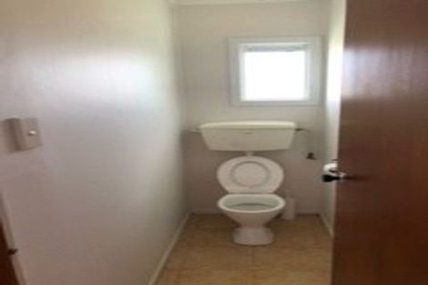 Photo of property in 51 Beach Road, Te Atatu Peninsula, Auckland, 0610