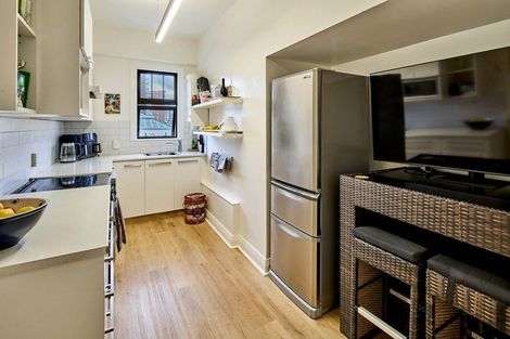 Photo of property in 4/24 Elizabeth Street, Mount Victoria, Wellington, 6011