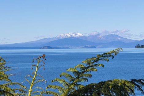Photo of property in 44 Whakamoenga Point, Acacia Bay, Taupo, 3385