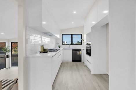 Photo of property in 200 Mahia Road, Weymouth, Auckland, 2103