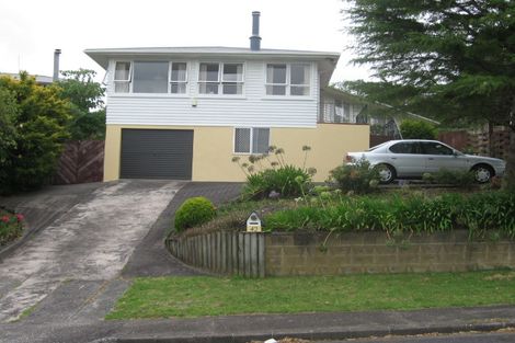 Photo of property in 42 Potter Avenue, Northcote, Auckland, 0627