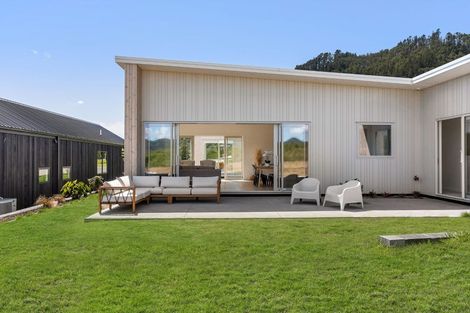 Photo of property in 16 Ian Hopper Way, Pauanui, 3579