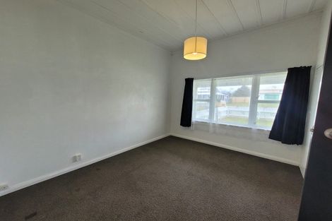 Photo of property in 6 Julian Street, Eltham, 4322