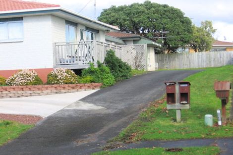 Photo of property in 2/11 Rapallo Place, Farm Cove, Auckland, 2012