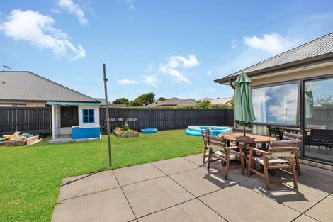 Photo of property in 31 Harbour Crest Drive, Waiuku, 2123