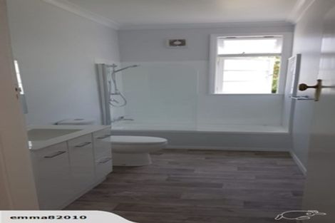 Photo of property in 24 Rewa Street, Takaro, Palmerston North, 4412