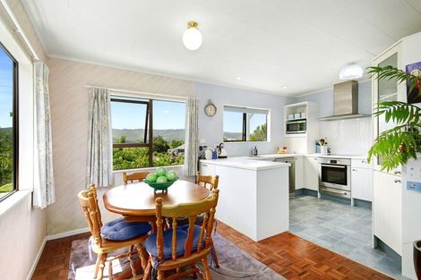 Photo of property in 6 Westra View, Tawa, Wellington, 5028