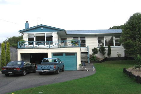 Photo of property in 132 Tiroroa Avenue, Te Atatu South, Auckland, 0610