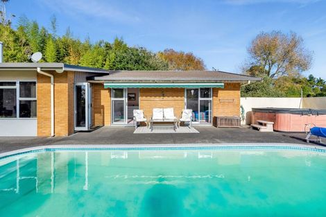 Photo of property in 120 Paraite Road, Paraite, New Plymouth, 4373