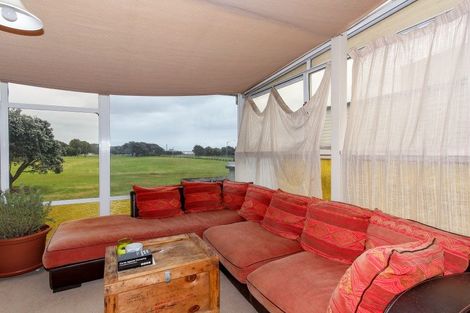 Photo of property in 6 Nobs Line, Strandon, New Plymouth, 4312