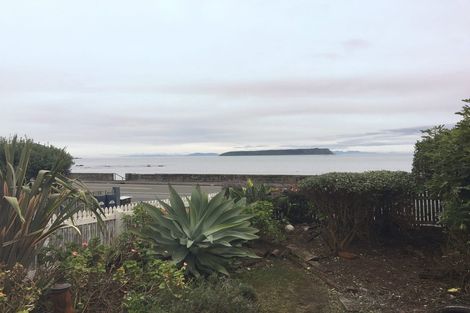 Photo of property in 13 Sunset Parade, Plimmerton, Porirua, 5026