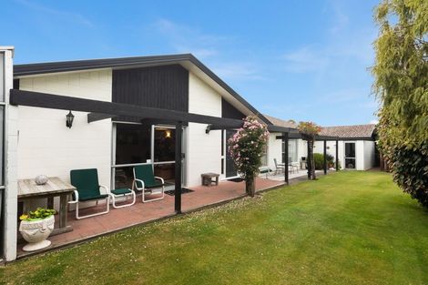 Photo of property in 7 Brigadoon Place, Avonhead, Christchurch, 8042