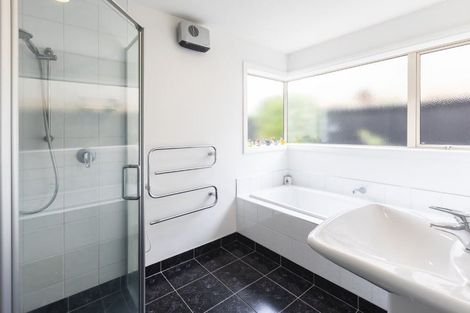 Photo of property in 5 Royal Elm Lane, Bryndwr, Christchurch, 8053