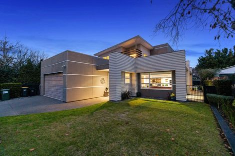 Photo of property in 49 Clare Street, Cambridge, 3434