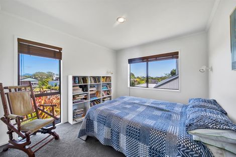 Photo of property in 36 Karina Road, Merrilands, New Plymouth, 4312