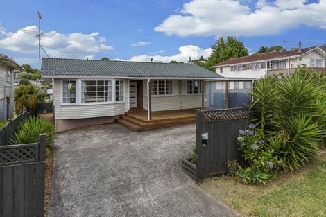 Photo of property in 1/65 Weldene Avenue, Glenfield, Auckland, 0629
