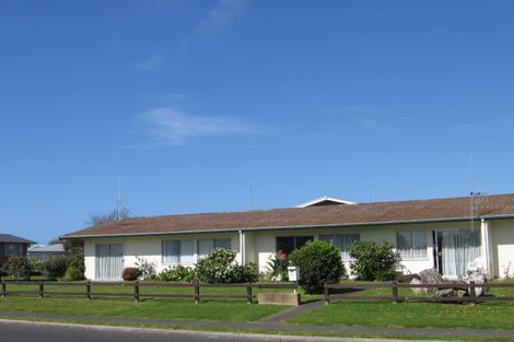Photo of property in 12 Concord Avenue, Mount Maunganui, 3116